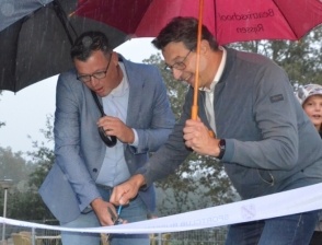 Wethouder Sport Bert Tijhof opent kunstgrasveld Sportclub Rijssen